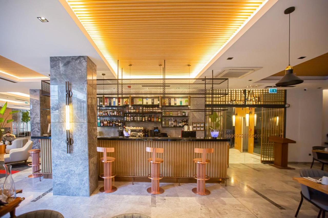 Ramada Plaza Sultanahmet Hotel Istanbul Luaran gambar The bar at the hotel