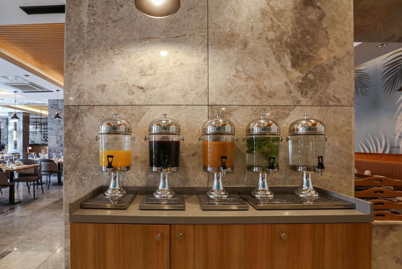 Ramada Plaza Sultanahmet Hotel Istanbul Luaran gambar Juice dispensers