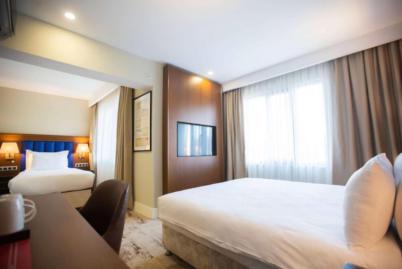 Ramada Plaza Sultanahmet Hotel Istanbul Luaran gambar A room at the hotel