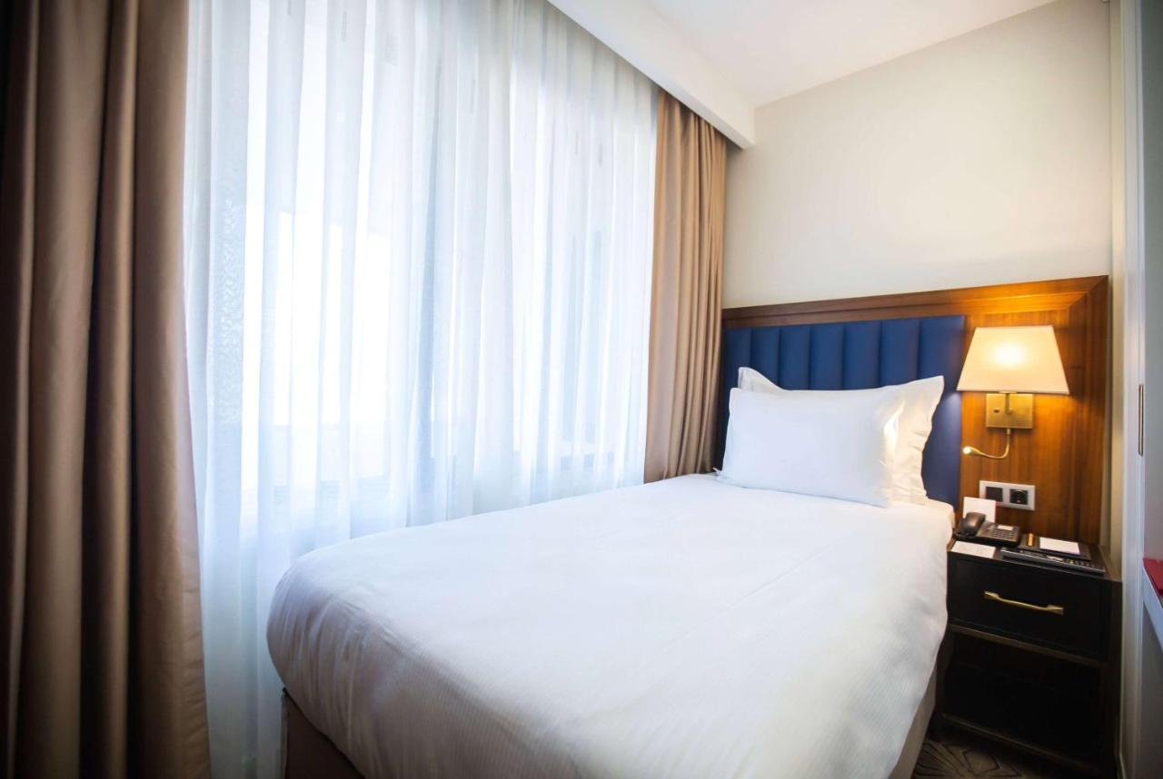 Ramada Plaza Sultanahmet Hotel Istanbul Luaran gambar A bedroom at the hotel
