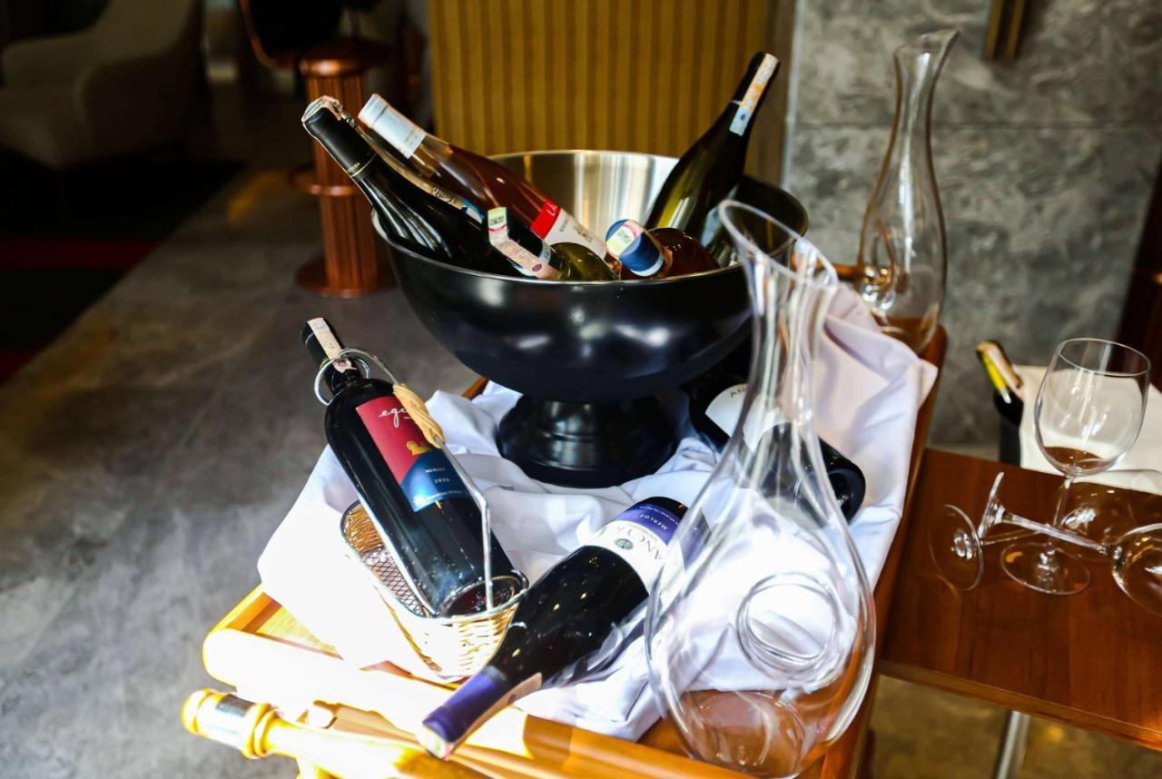 Ramada Plaza Sultanahmet Hotel Istanbul Luaran gambar A wine cooler