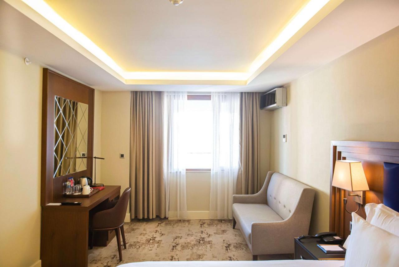 Ramada Plaza Sultanahmet Hotel Istanbul Luaran gambar A room at the hotel
