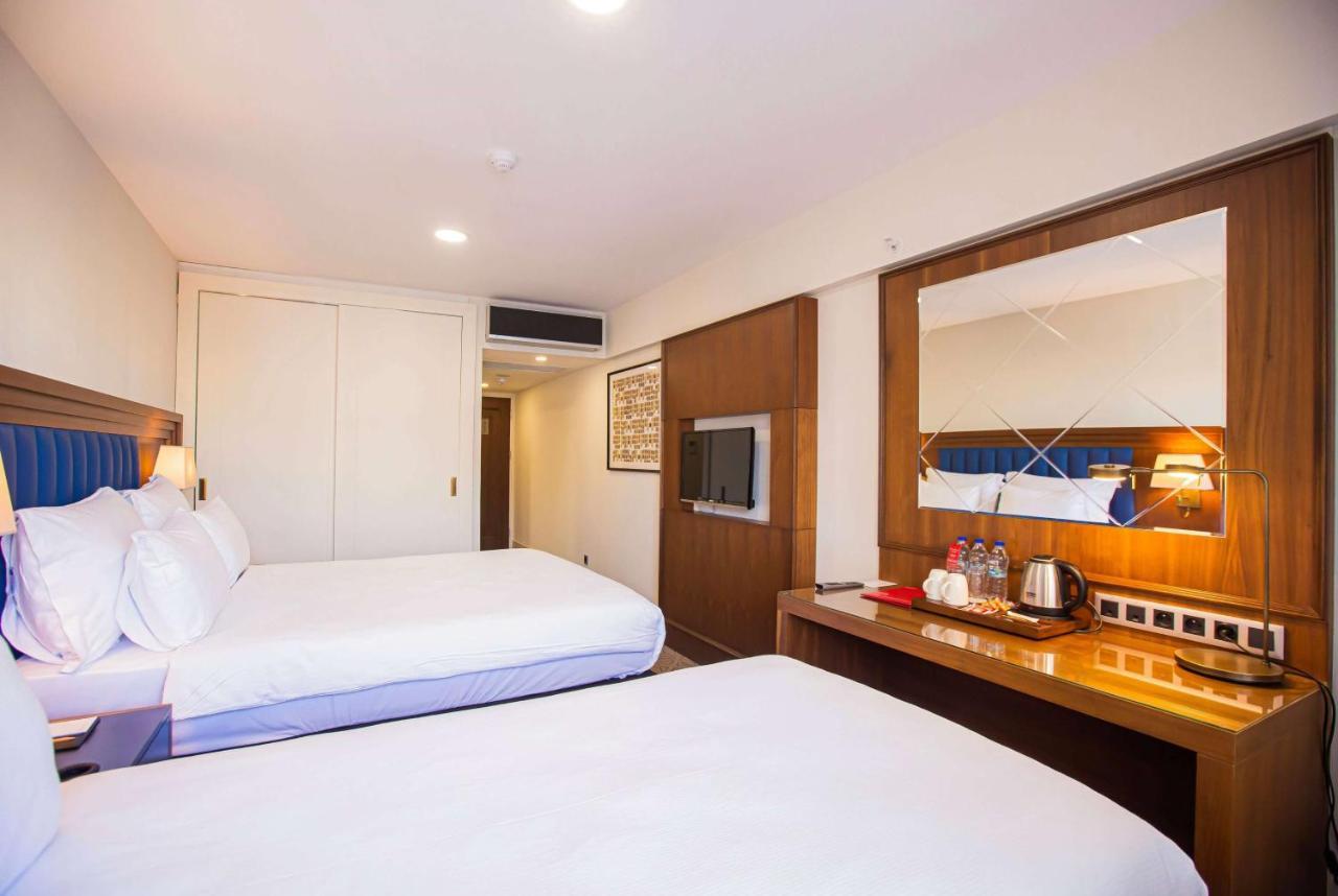 Ramada Plaza Sultanahmet Hotel Istanbul Luaran gambar A room at the hotel